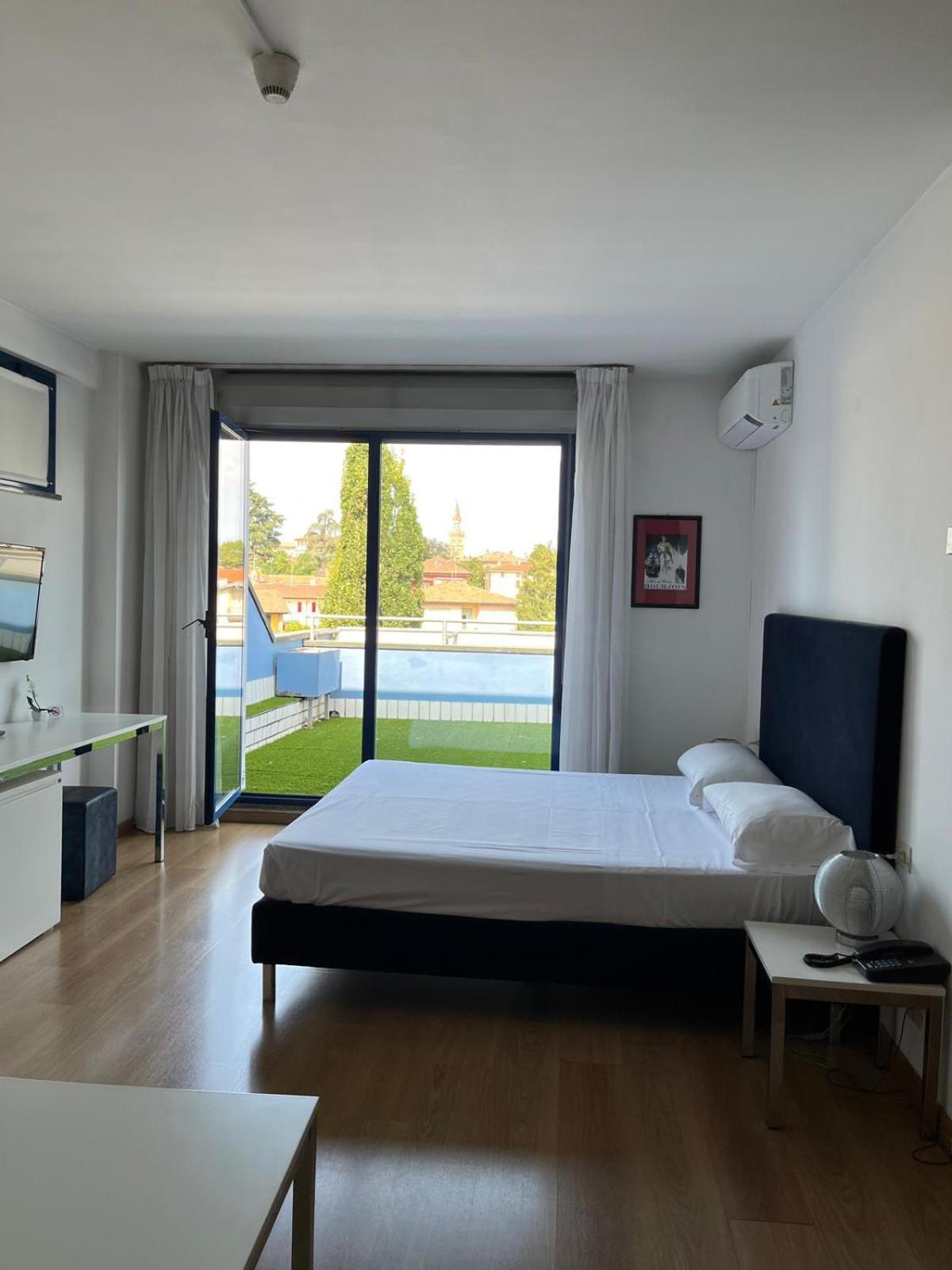 Park Hotel Residence Крема Екстер'єр фото